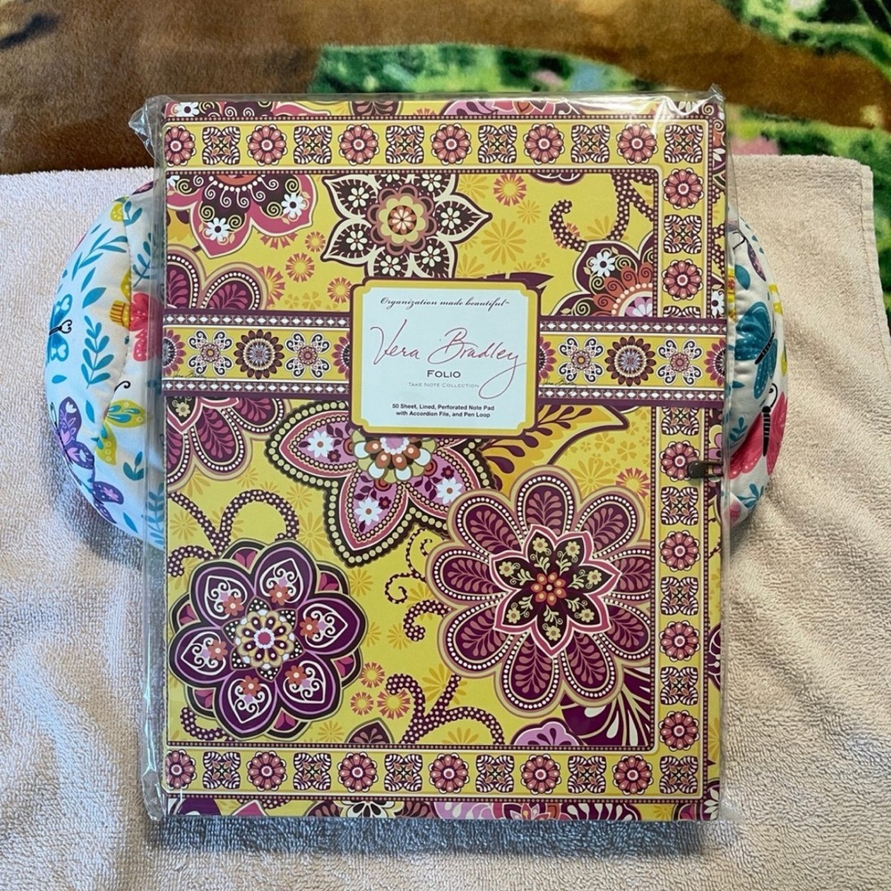 Vera Bradley Bali Gold Folio NWT - Picture 1 of 5